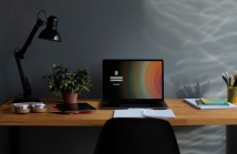 minimalist_desksetup